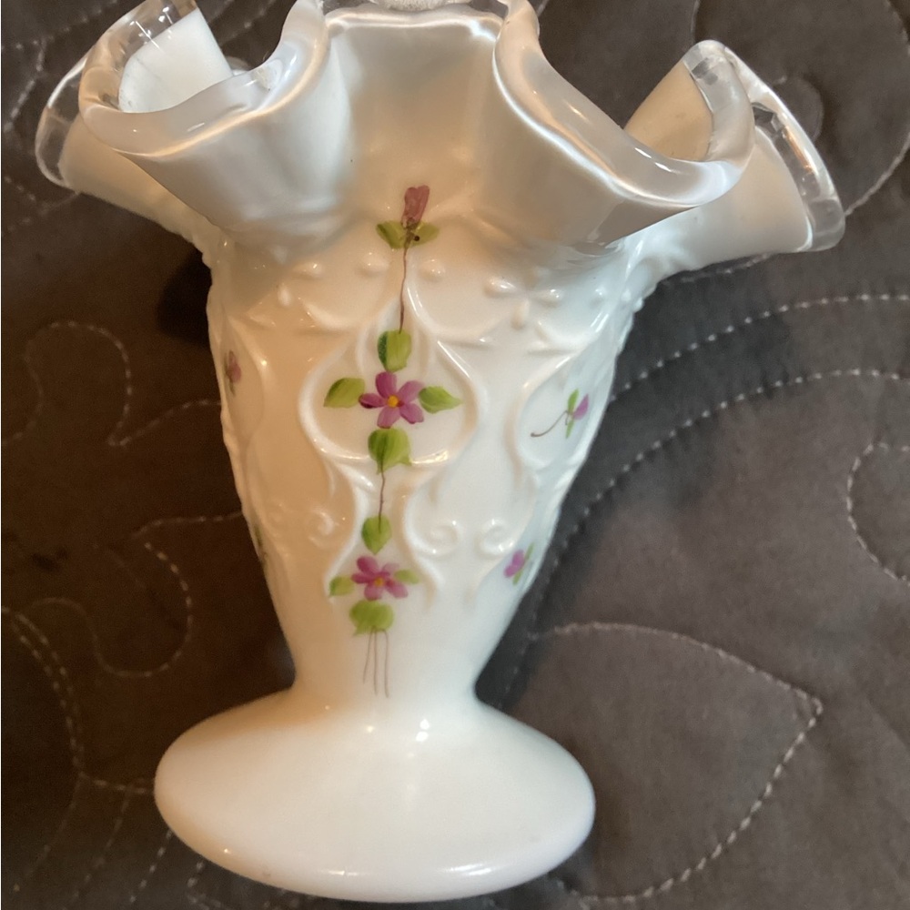 Vintage Fenton silver crest Spanish lace violets in the snow vase - Picture 5 of 5